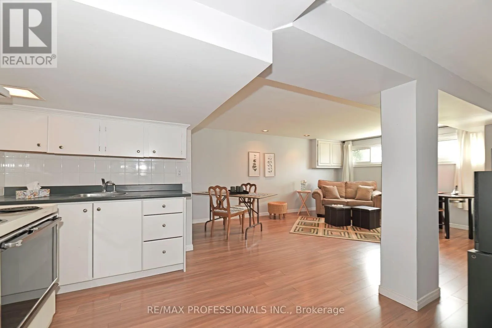 39 MONTVALE DRIVE