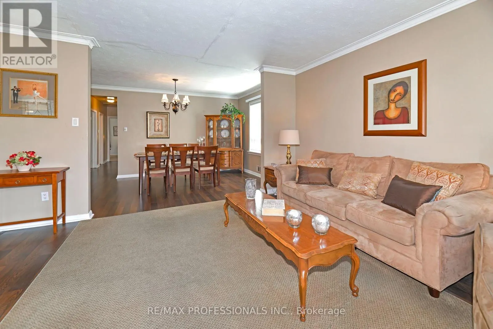 39 MONTVALE DRIVE
