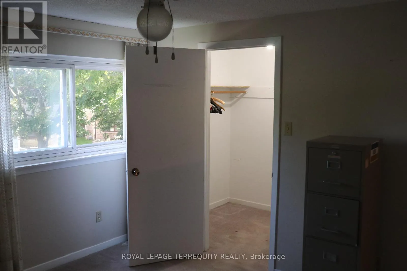 34 IVANIC COURT