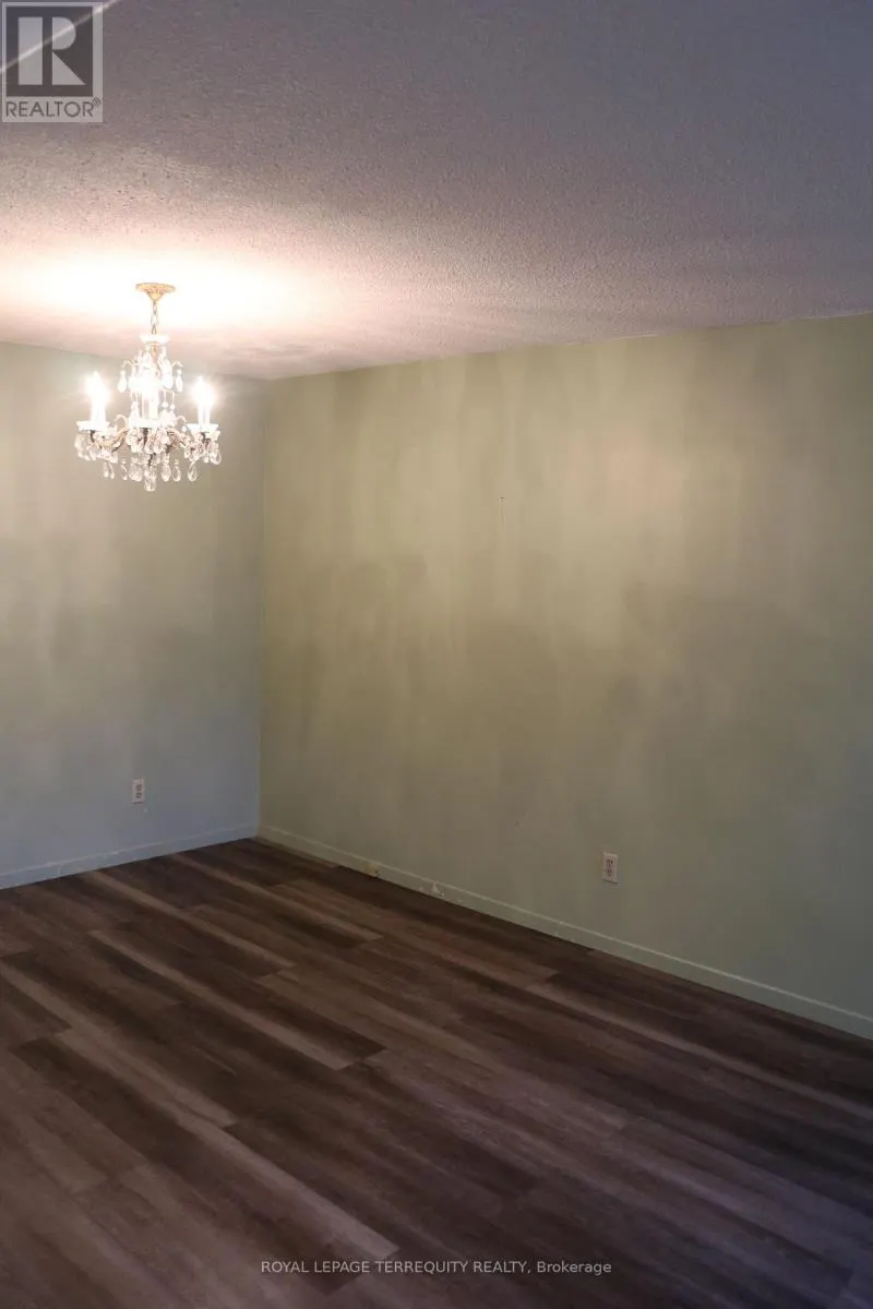 34 IVANIC COURT