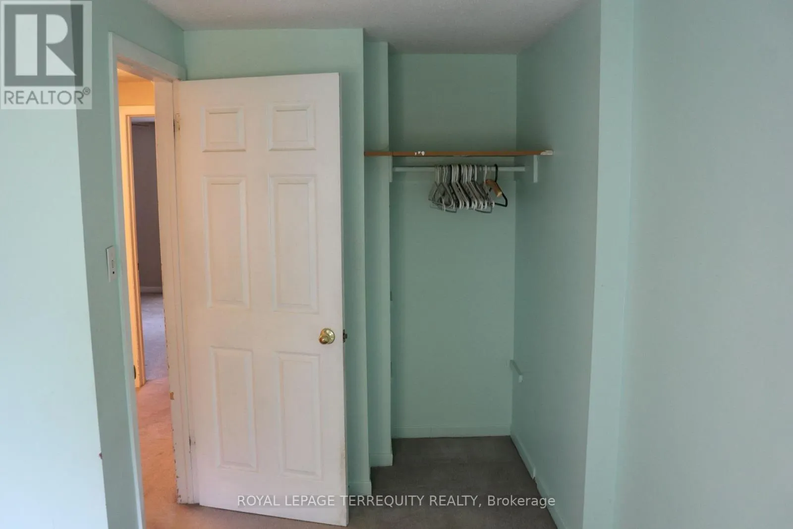 34 IVANIC COURT