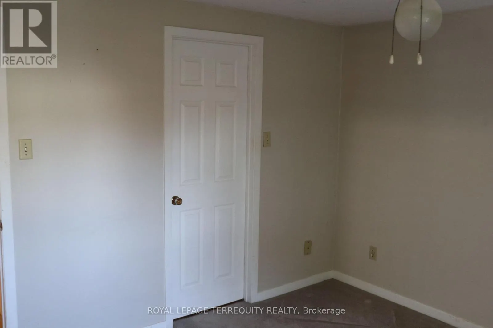 34 IVANIC COURT