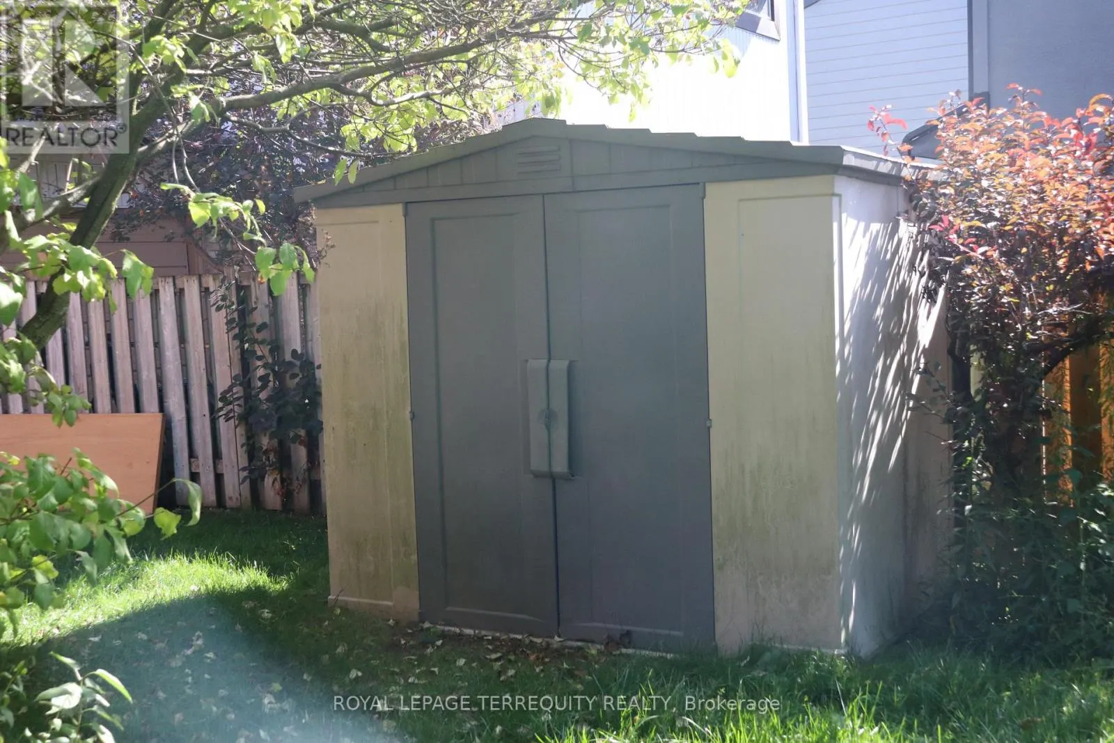 34 IVANIC COURT