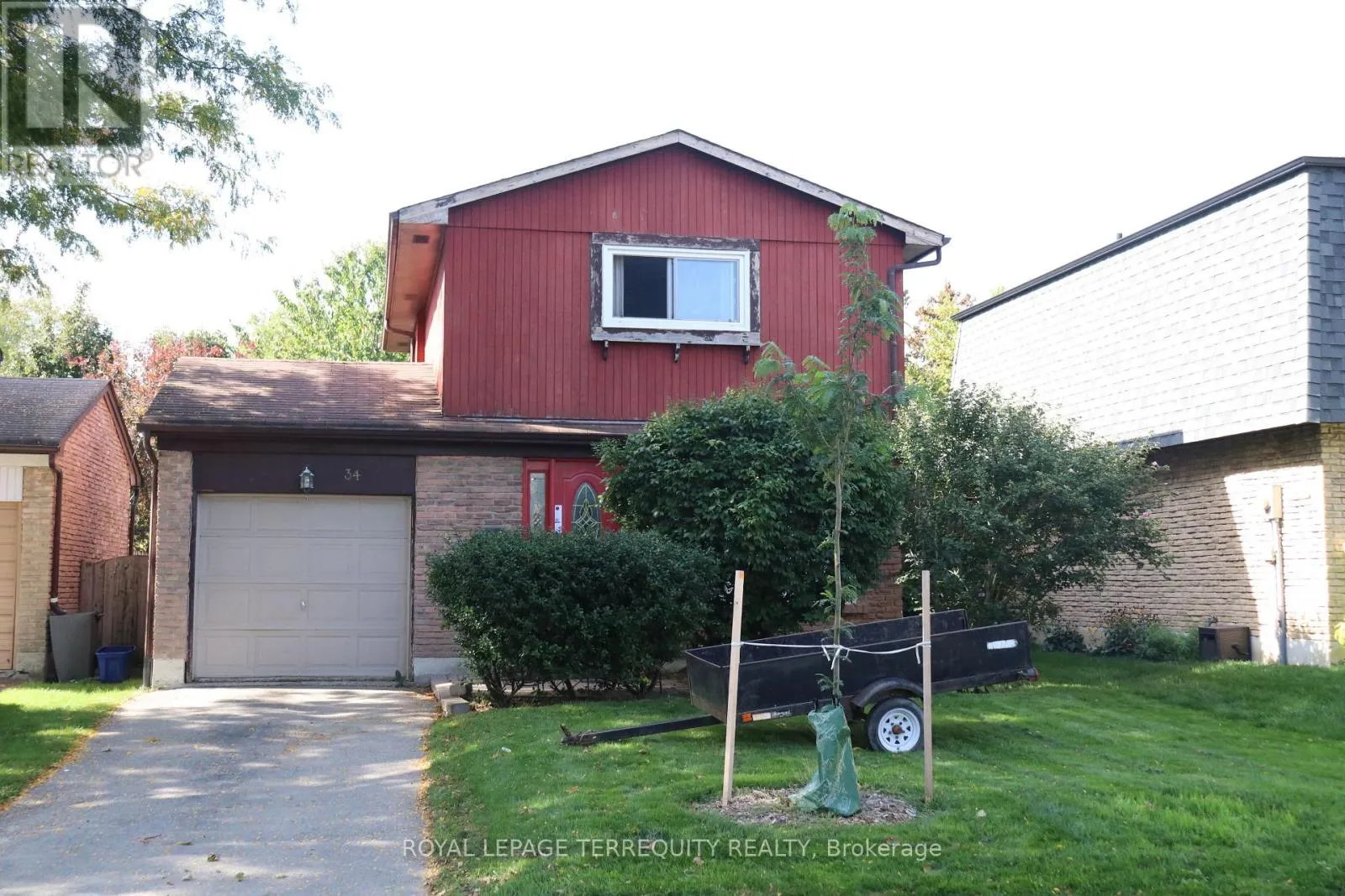34 IVANIC COURT