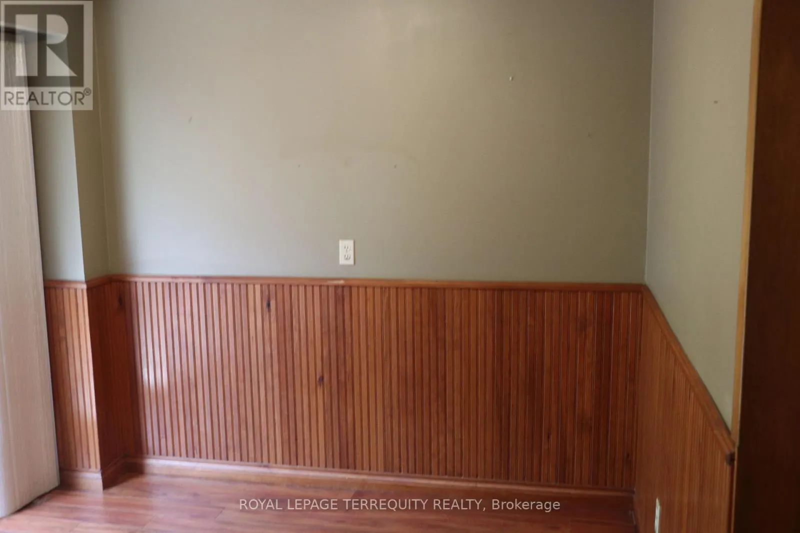 34 IVANIC COURT