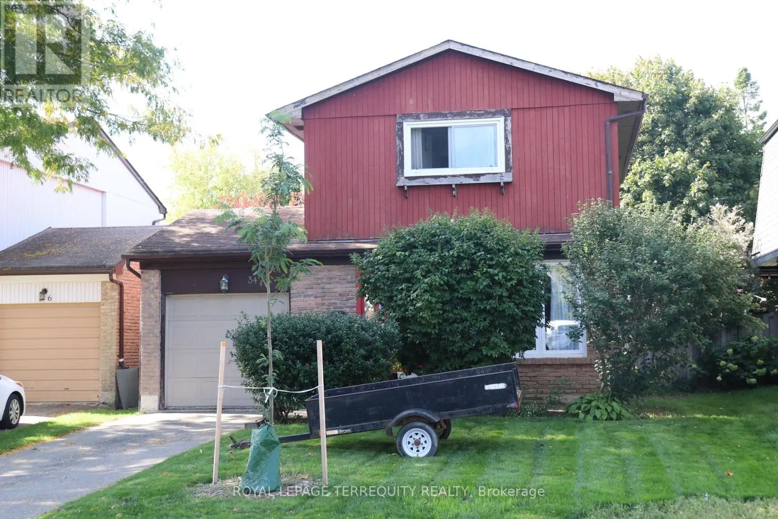 34 IVANIC COURT