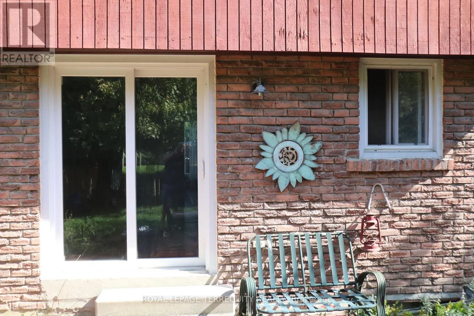 34 IVANIC COURT
