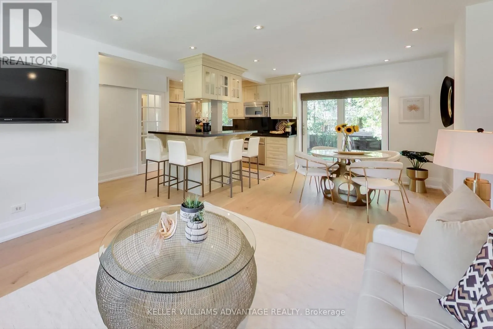28 AVALON BOULEVARD