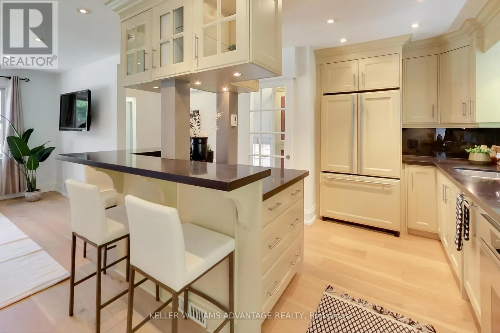28 AVALON BOULEVARD