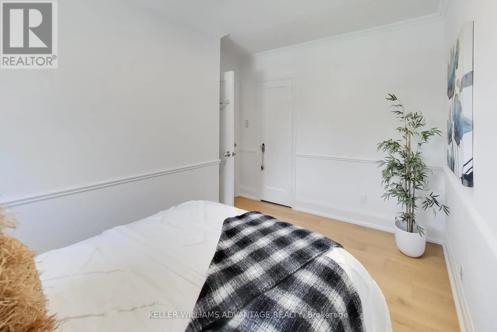 28 AVALON BOULEVARD