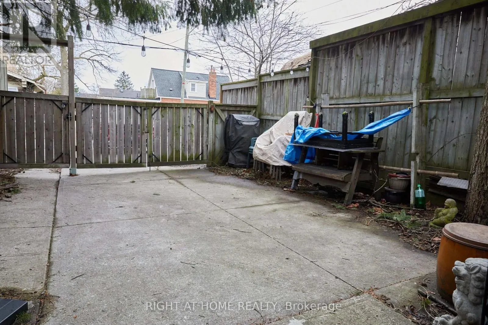 REAR - 1547 KINGSTON ROAD