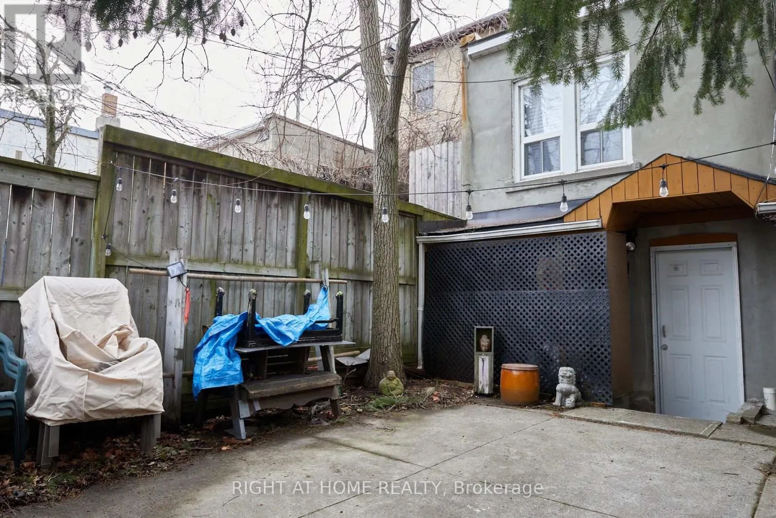 REAR - 1547 KINGSTON ROAD