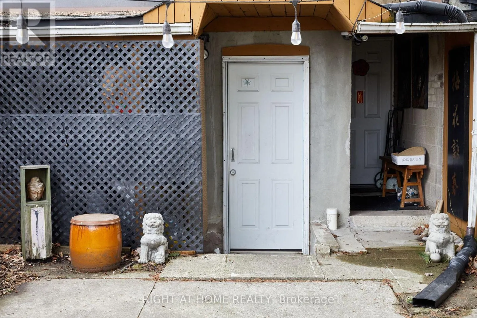 REAR - 1547 KINGSTON ROAD