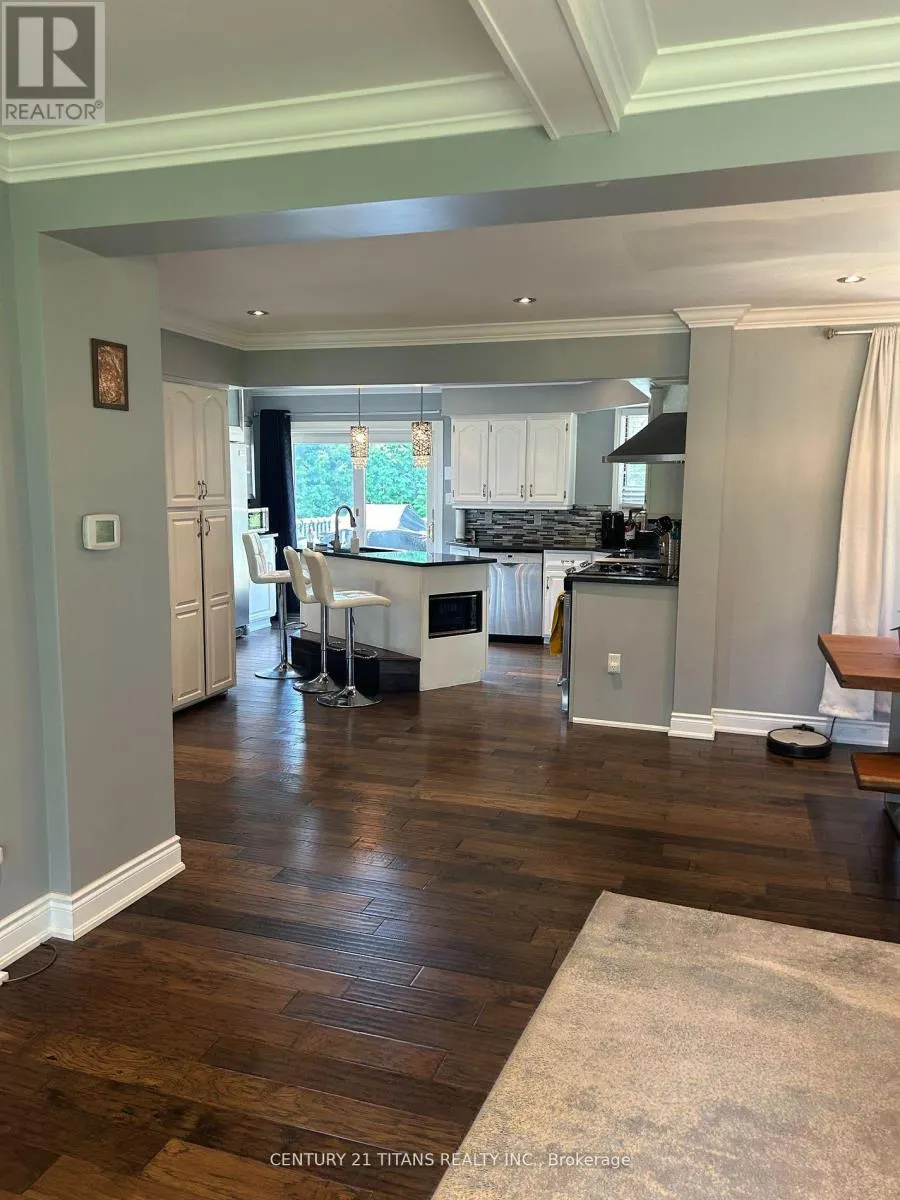 MAIN - 349 CARNABY COURT