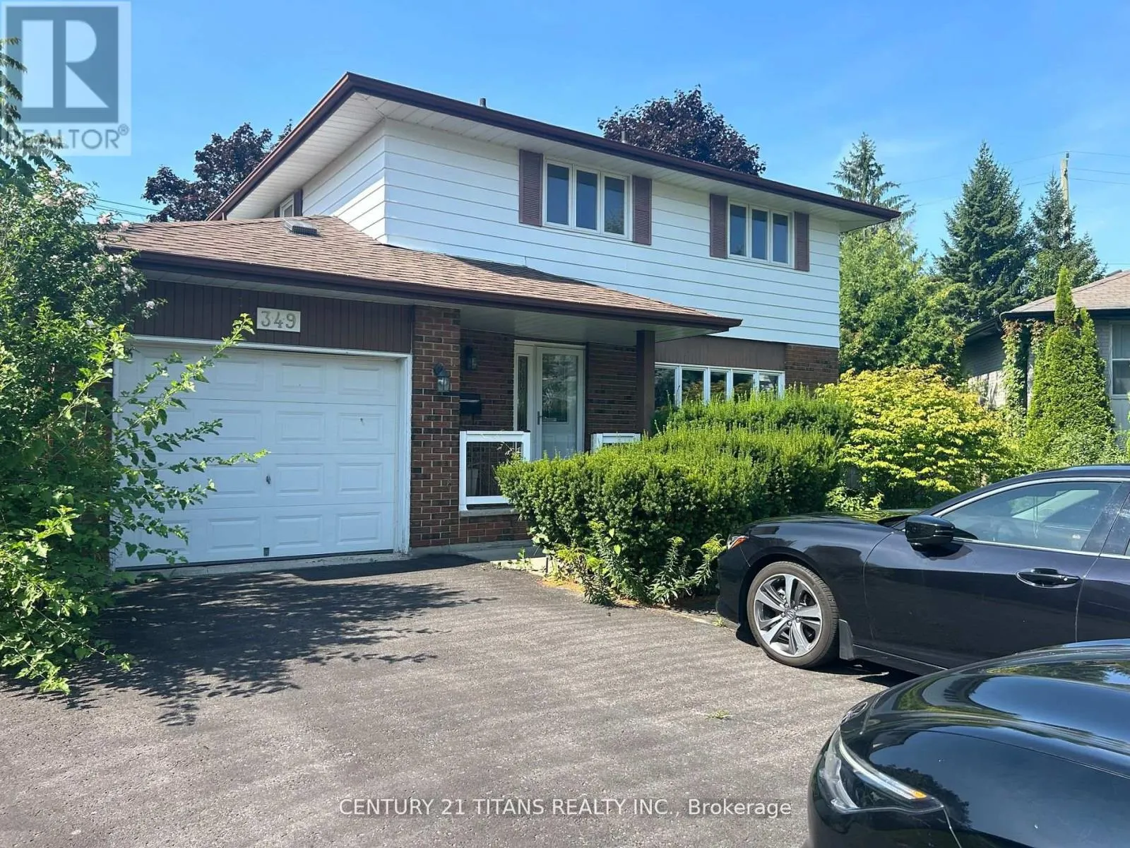 MAIN - 349 CARNABY COURT