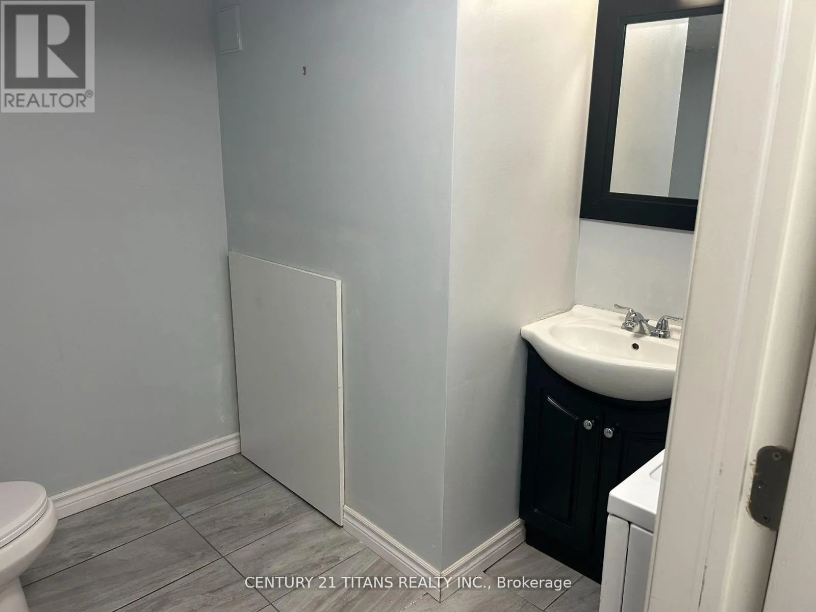 BSMT - 349 CARNABY COURT