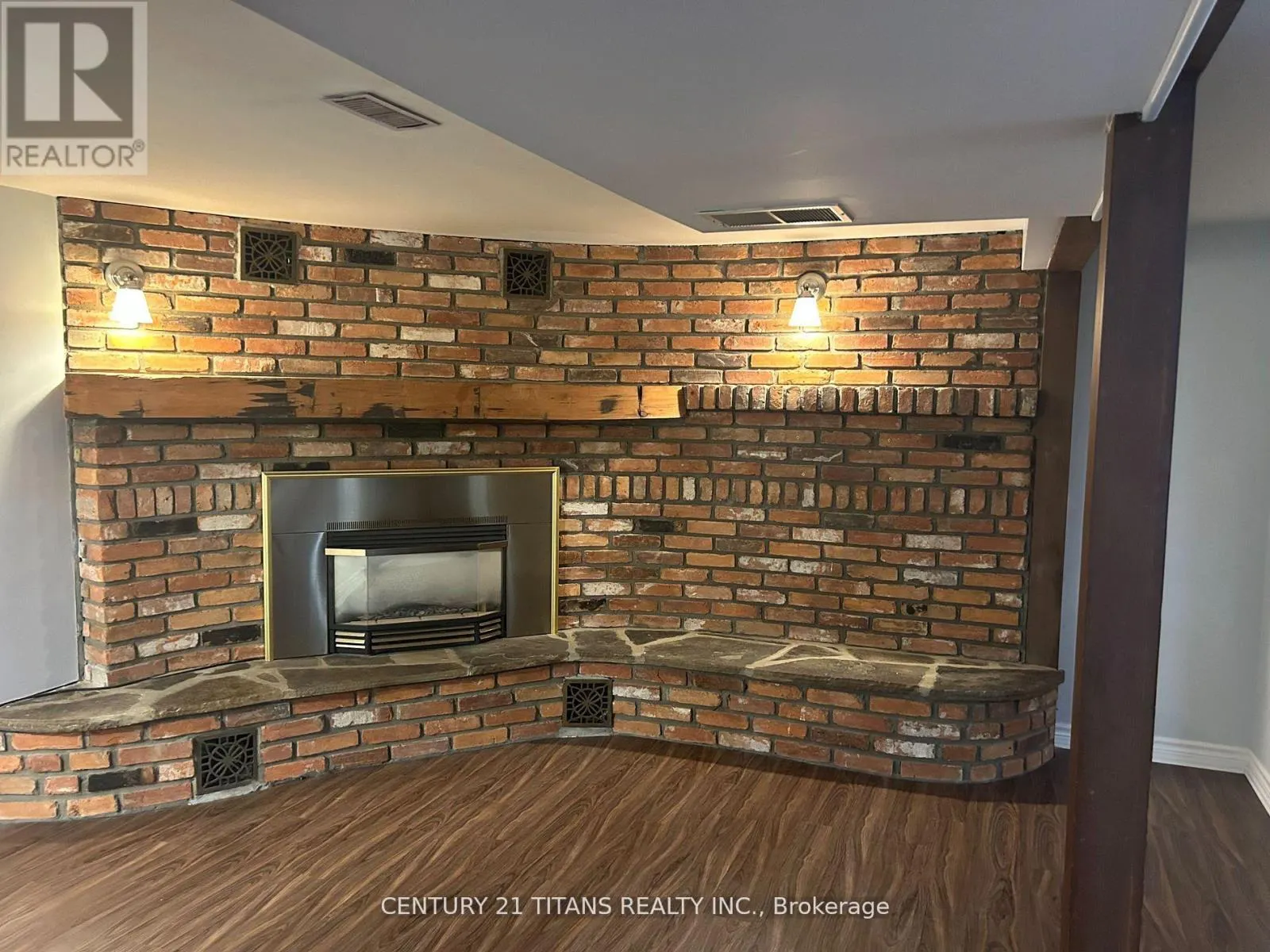 BSMT - 349 CARNABY COURT