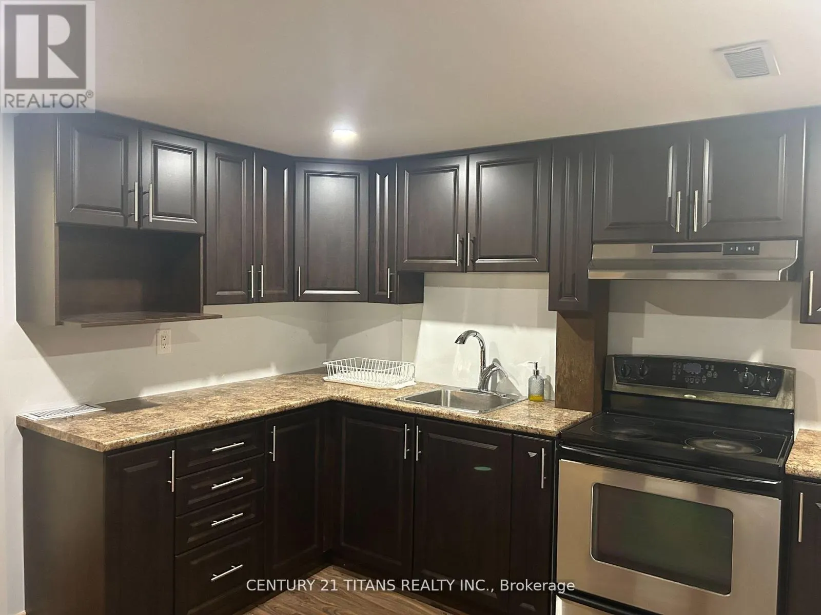 BSMT - 349 CARNABY COURT