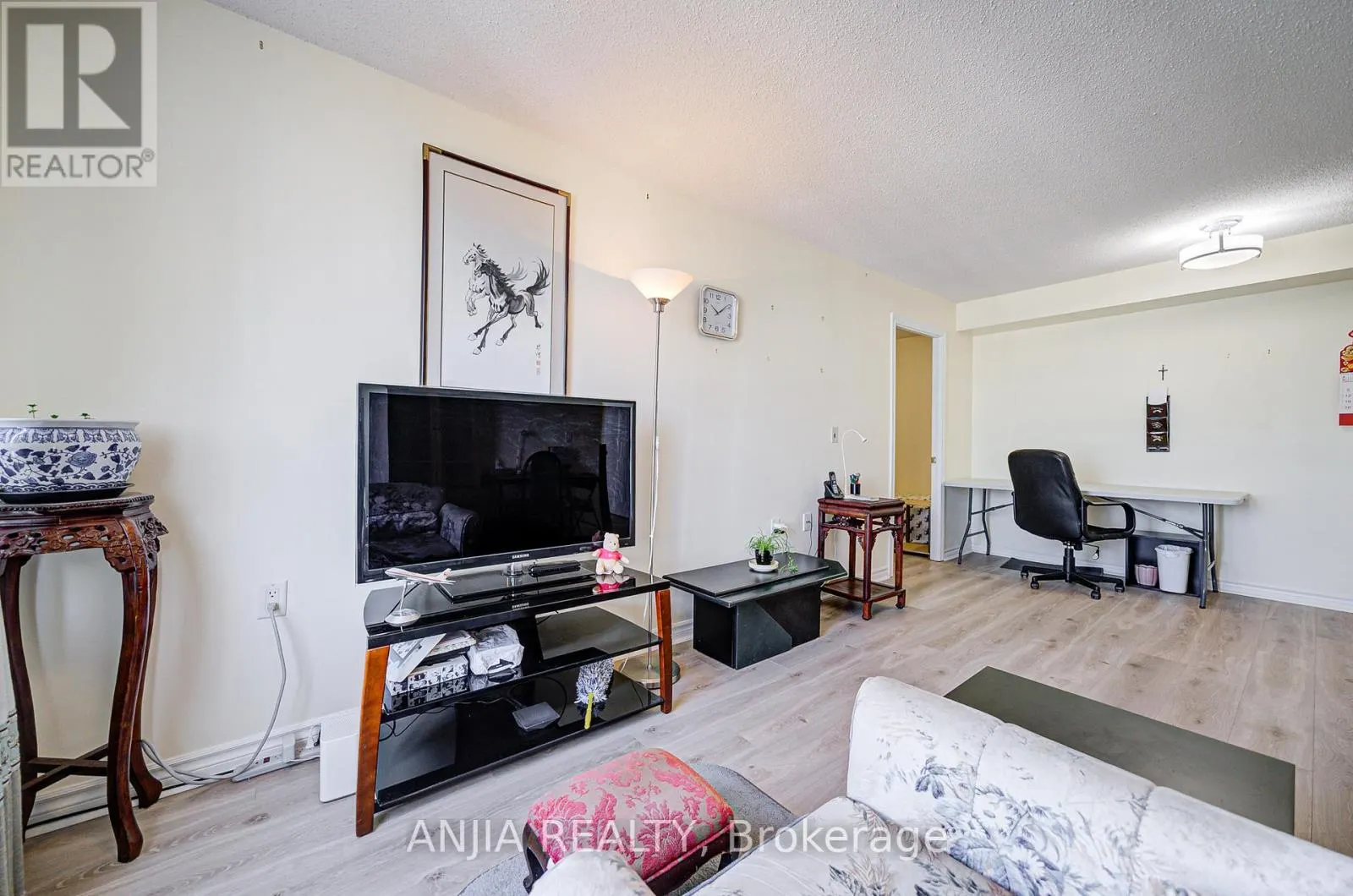 1705 - 2627 MCCOWAN ROAD