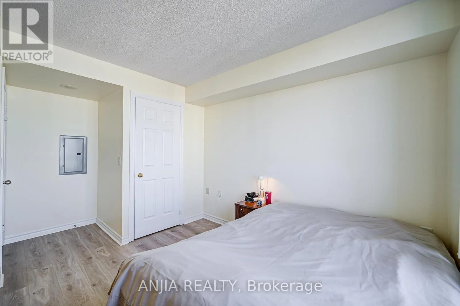 1705 - 2627 MCCOWAN ROAD