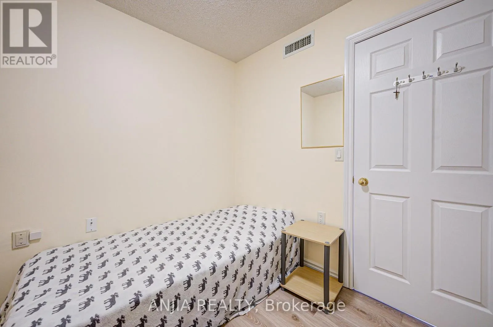 1705 - 2627 MCCOWAN ROAD