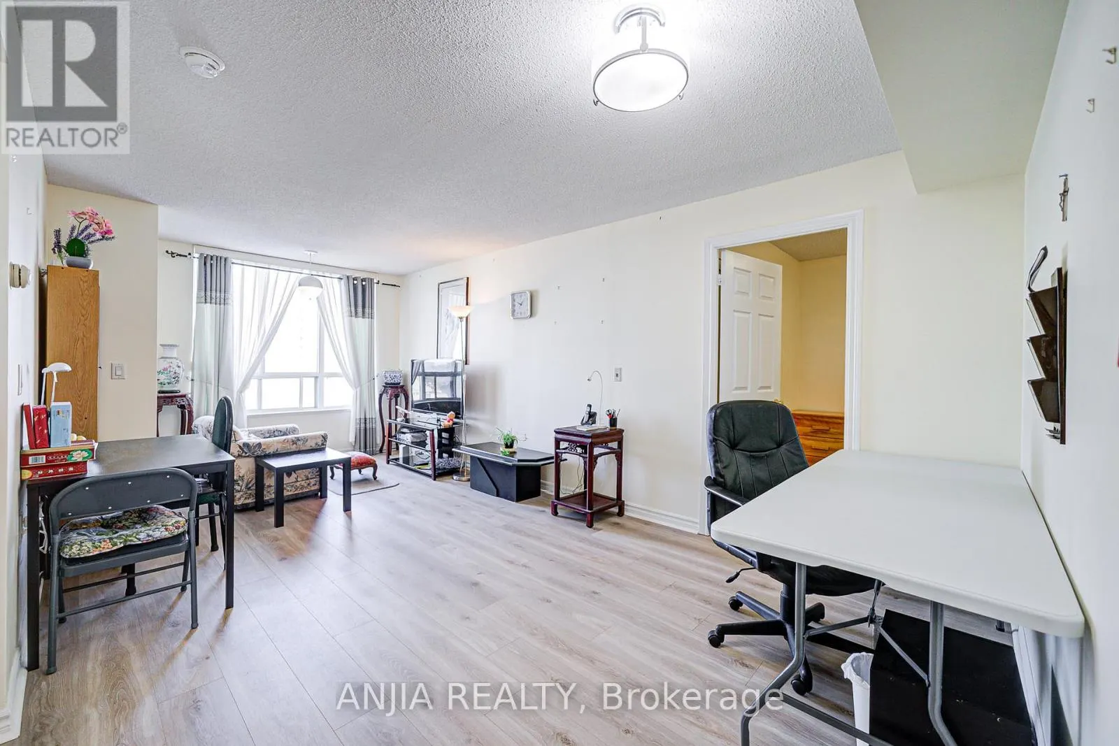 1705 - 2627 MCCOWAN ROAD