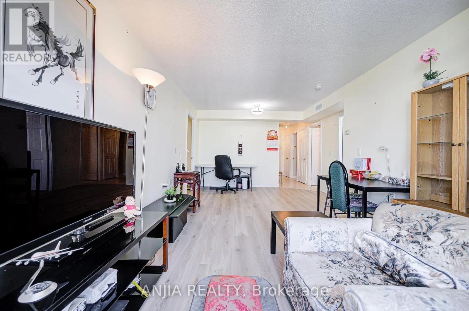 1705 - 2627 MCCOWAN ROAD
