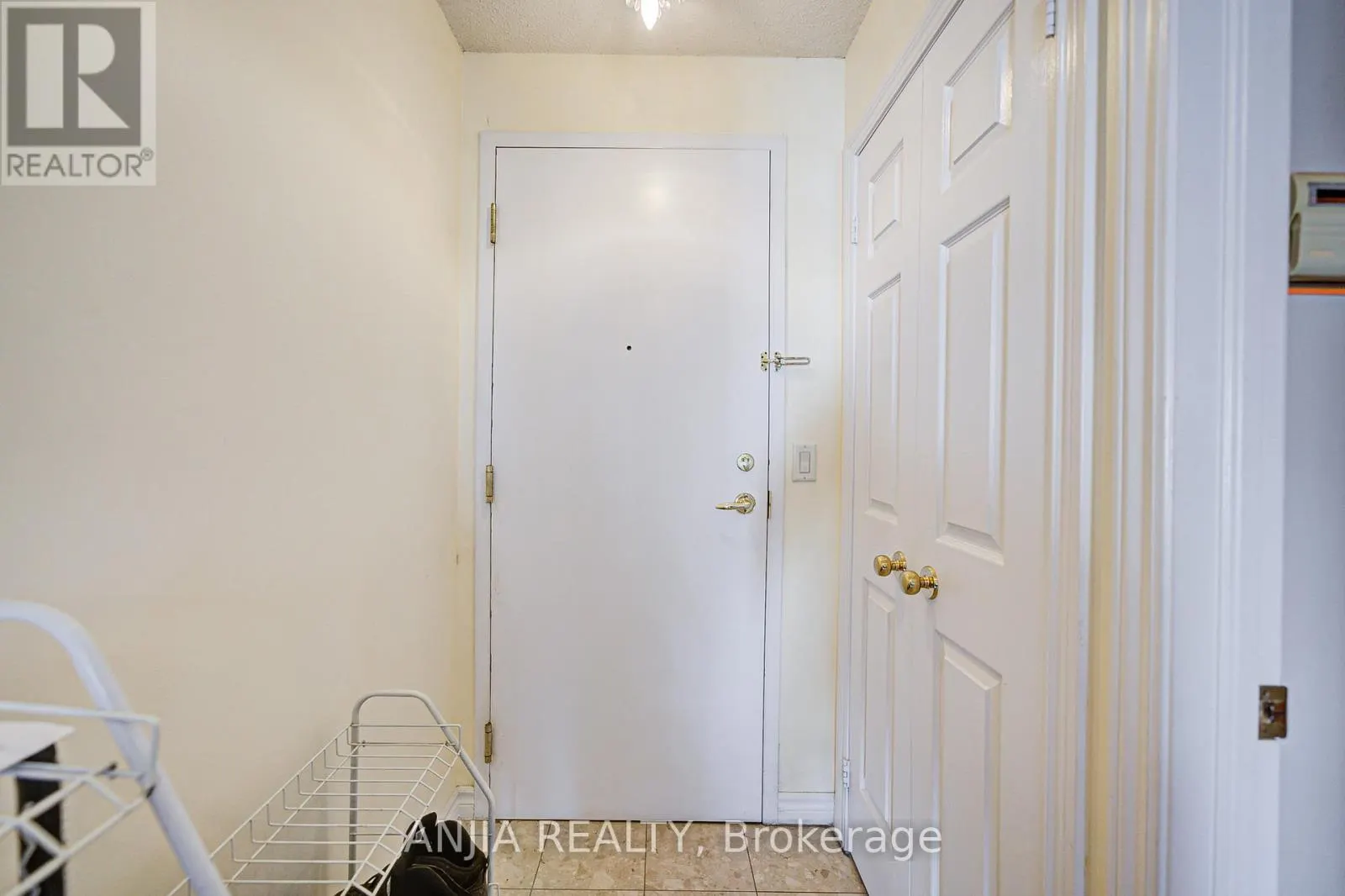 1705 - 2627 MCCOWAN ROAD