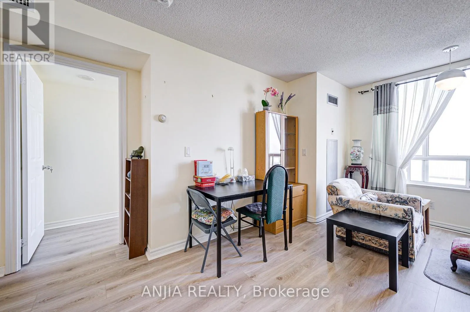 1705 - 2627 MCCOWAN ROAD