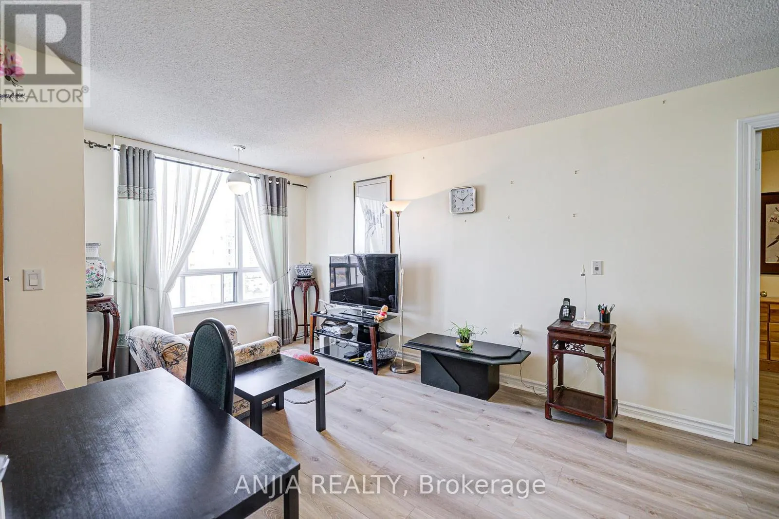 1705 - 2627 MCCOWAN ROAD