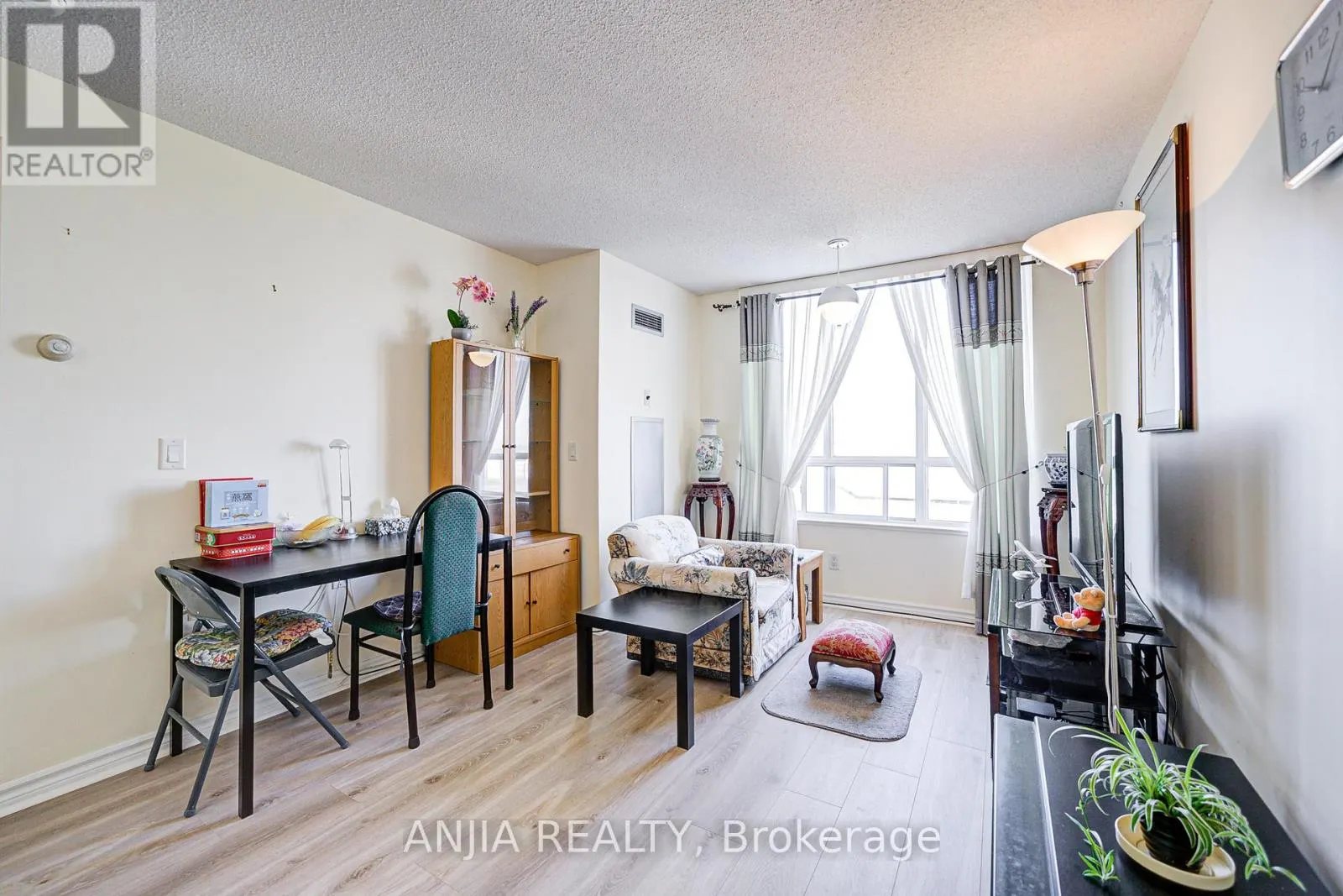 1705 - 2627 MCCOWAN ROAD