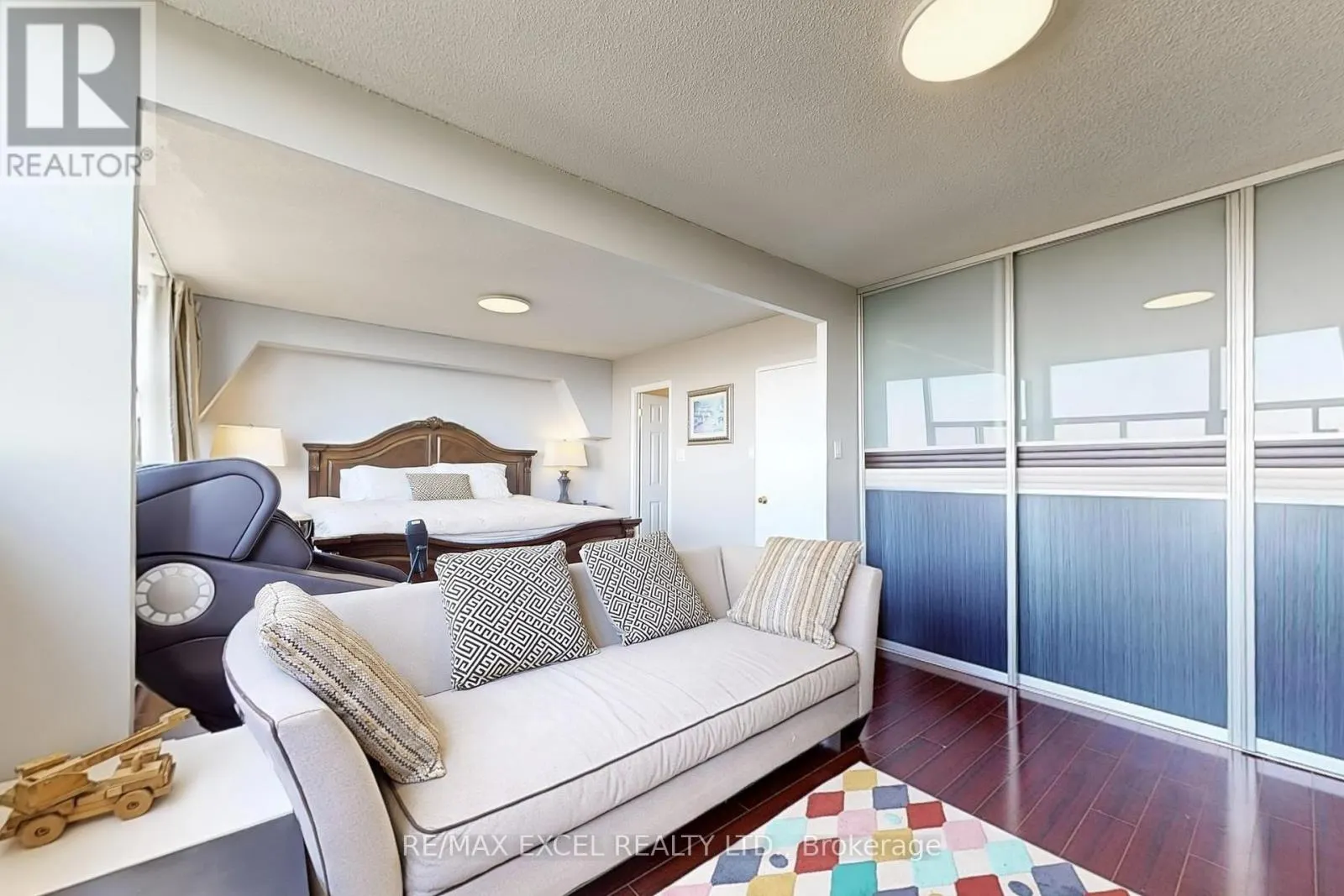 1708 - 4101 SHEPPARD AVENUE E