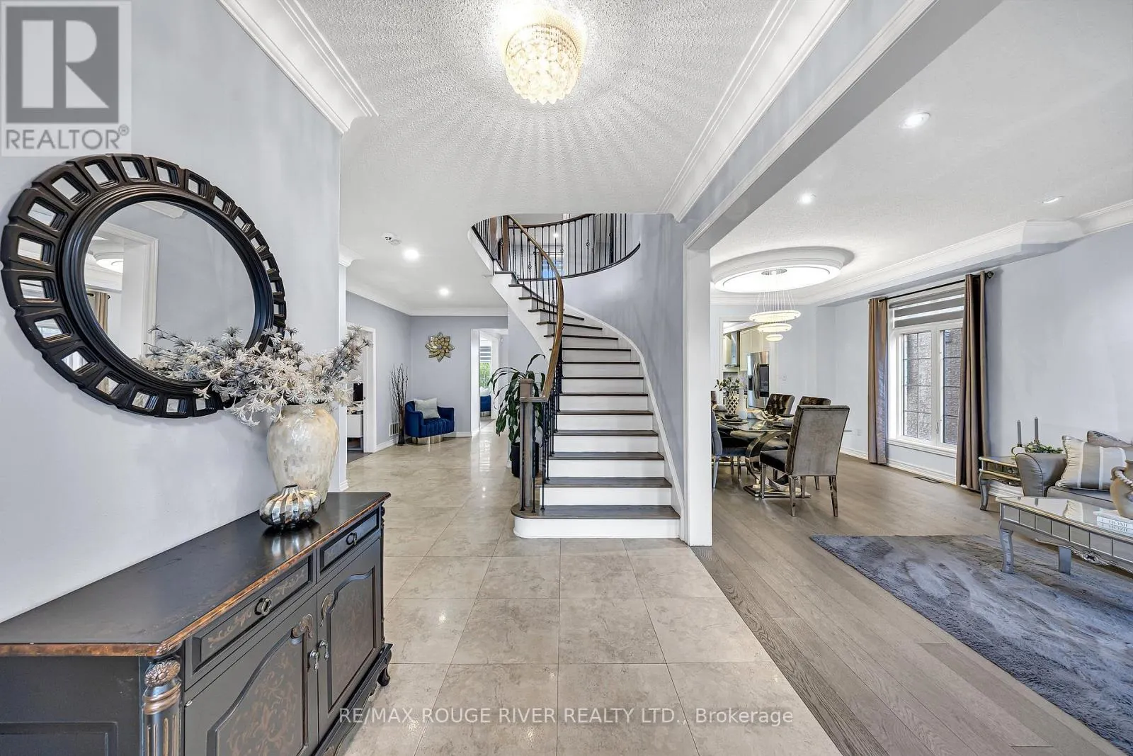 8 ST PHILIP COURT