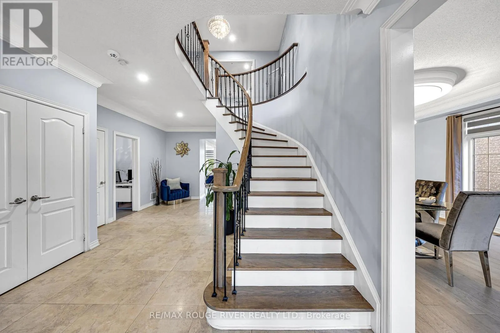 8 ST PHILIP COURT
