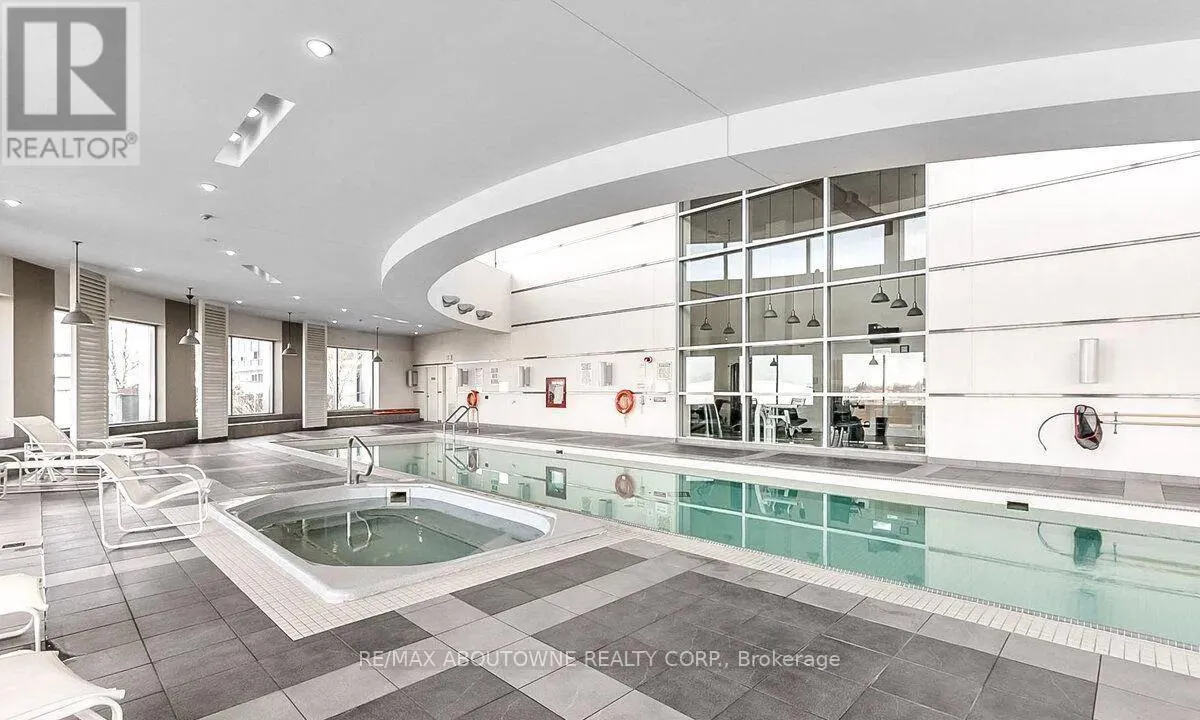3205 - 36 LEE CENTRE DRIVE