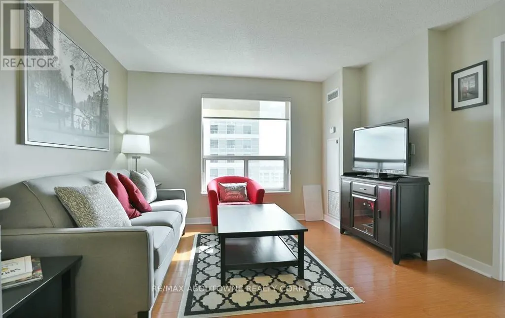 3205 - 36 LEE CENTRE DRIVE