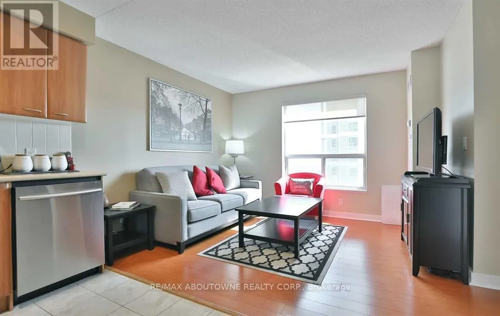 3205 - 36 LEE CENTRE DRIVE