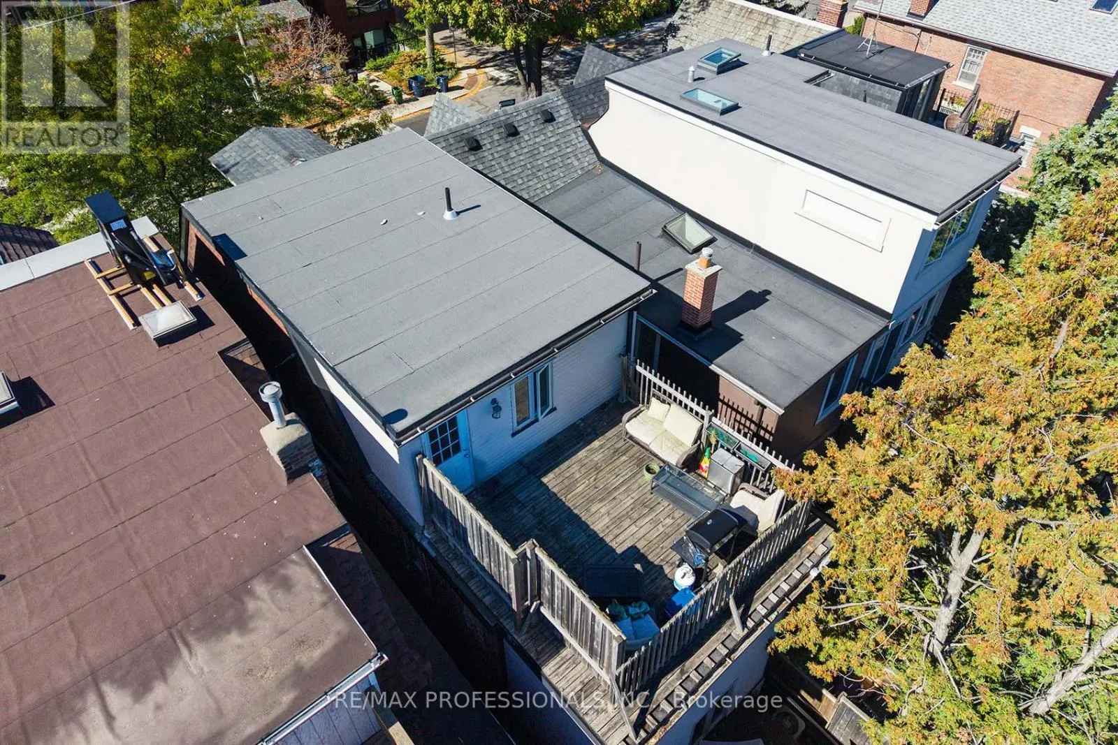 945 LOGAN AVENUE