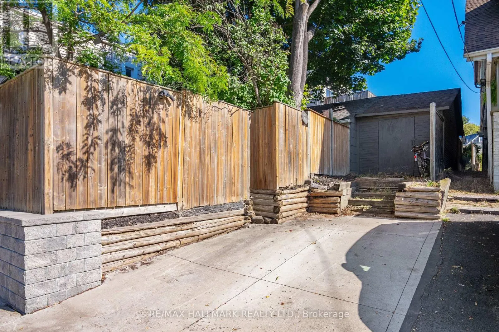 1 HEYWORTH CRESCENT