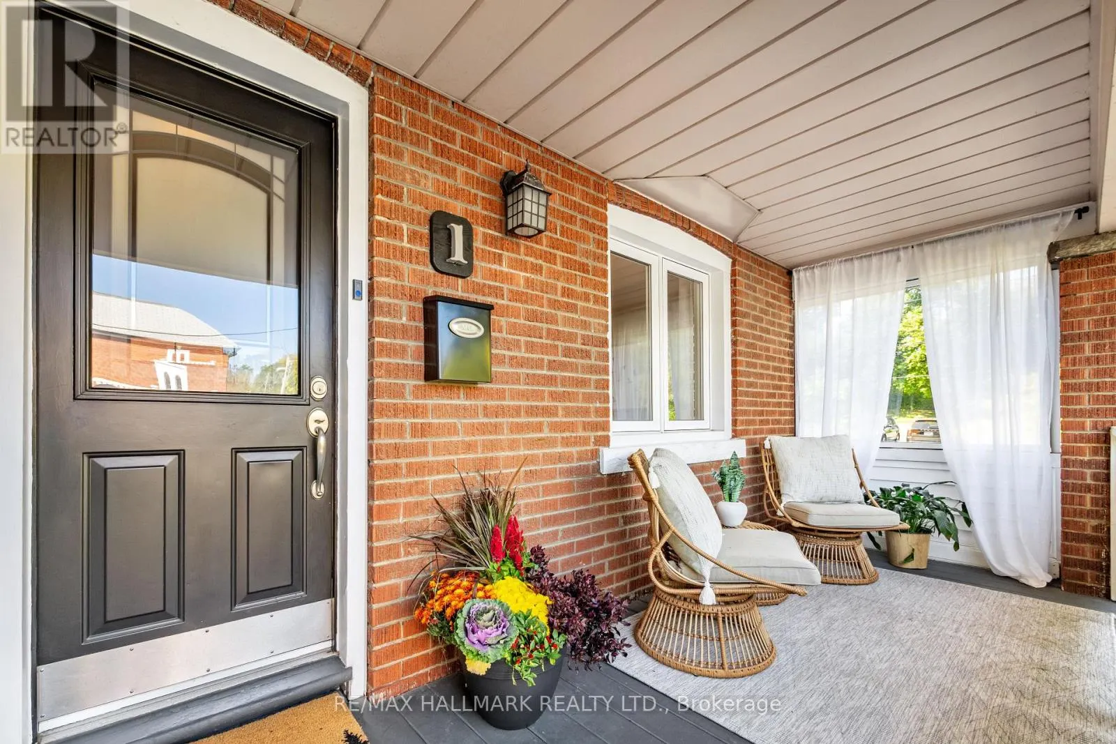 1 HEYWORTH CRESCENT