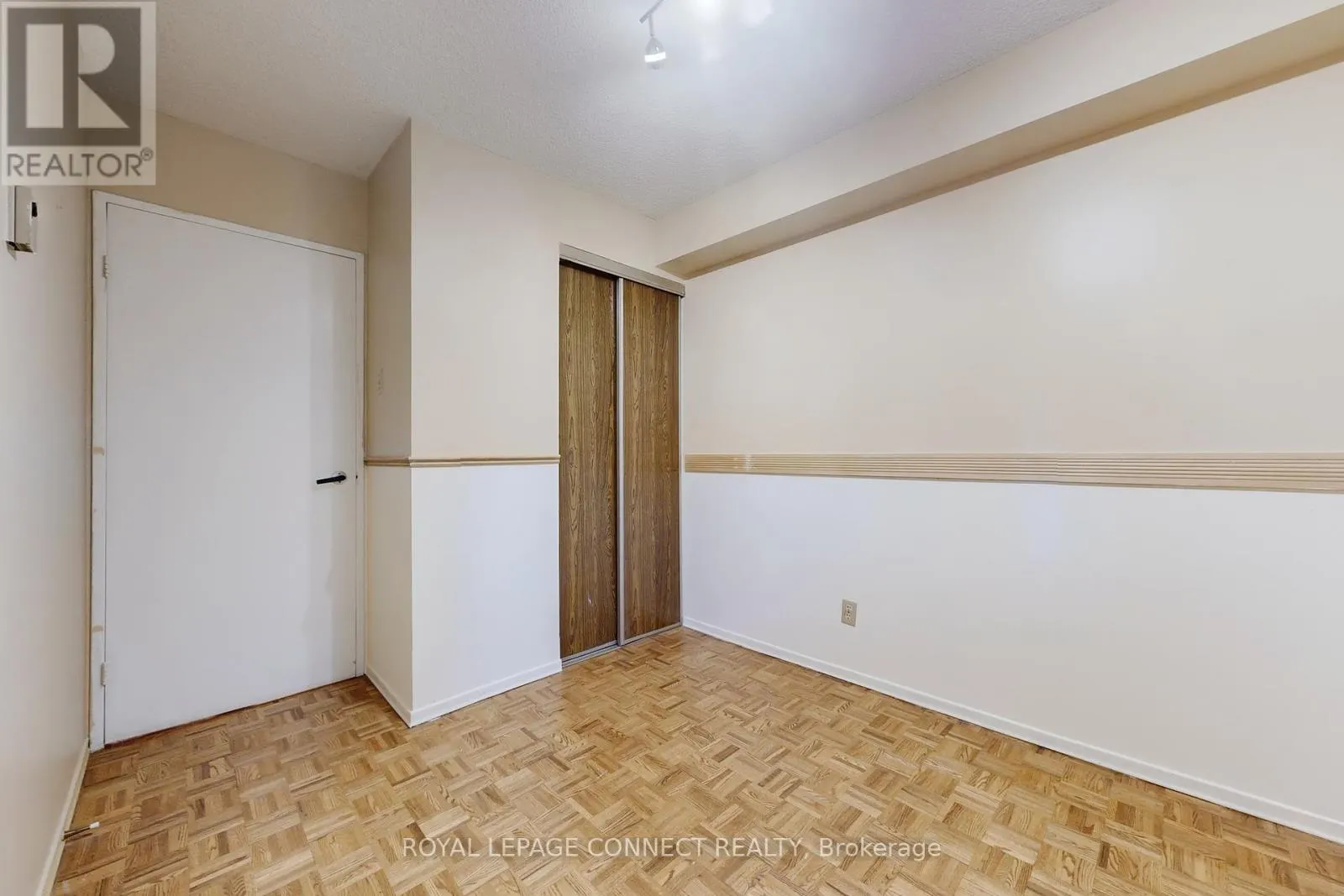 5-213 - 50 OLD KINGSTON ROAD