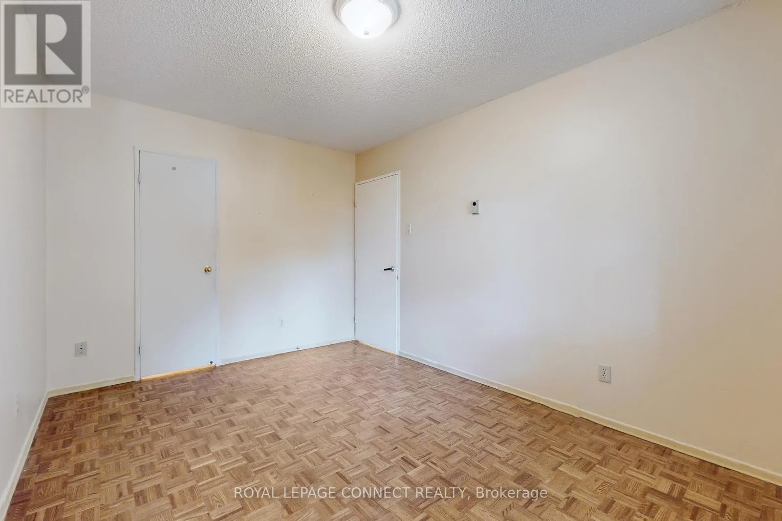5-213 - 50 OLD KINGSTON ROAD