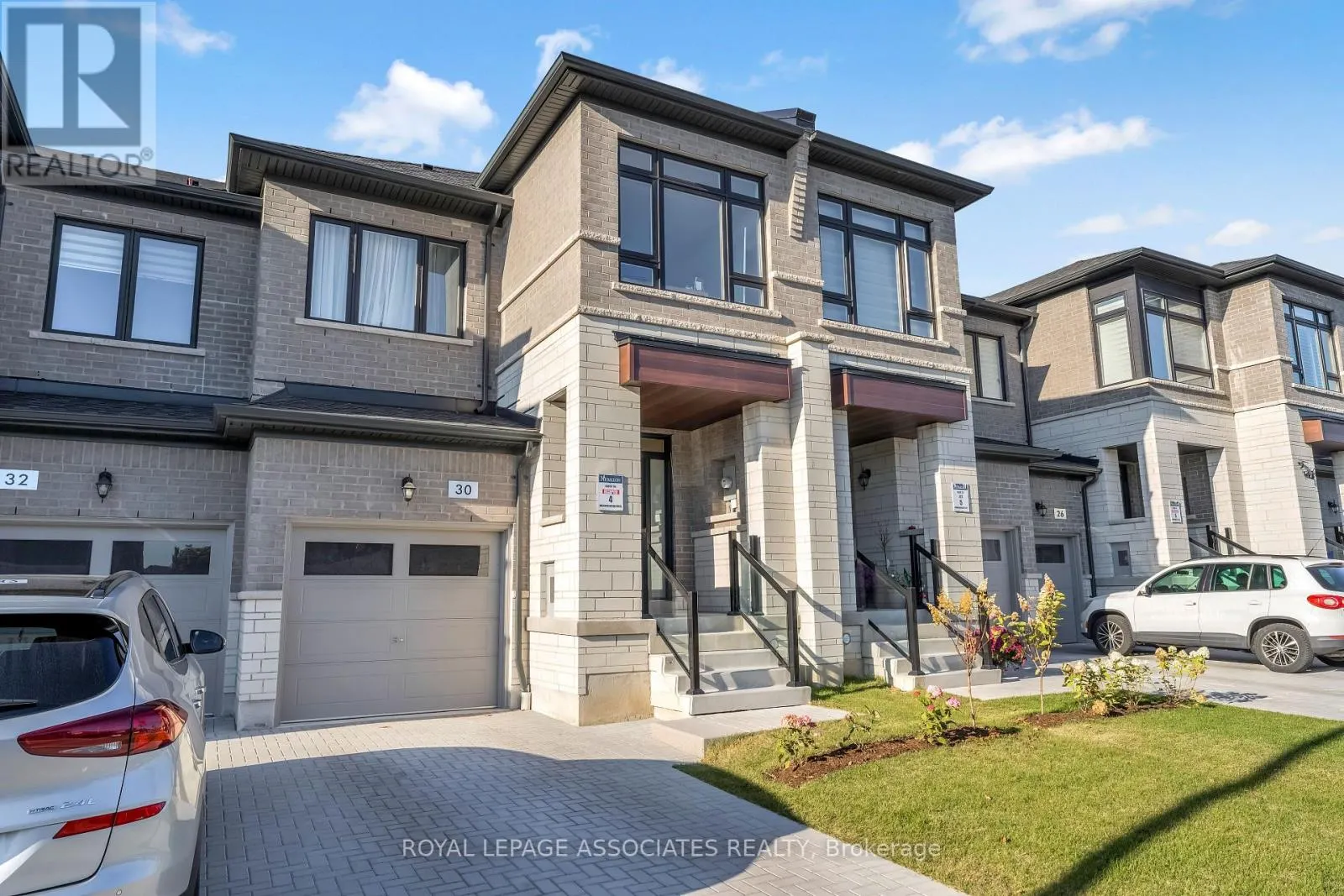 30 MOUNTAINSIDE CRESCENT