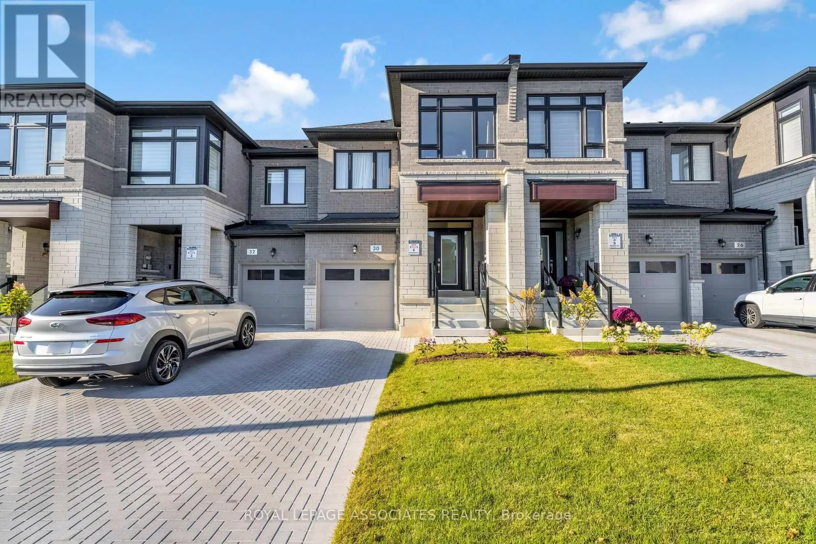 30 MOUNTAINSIDE CRESCENT