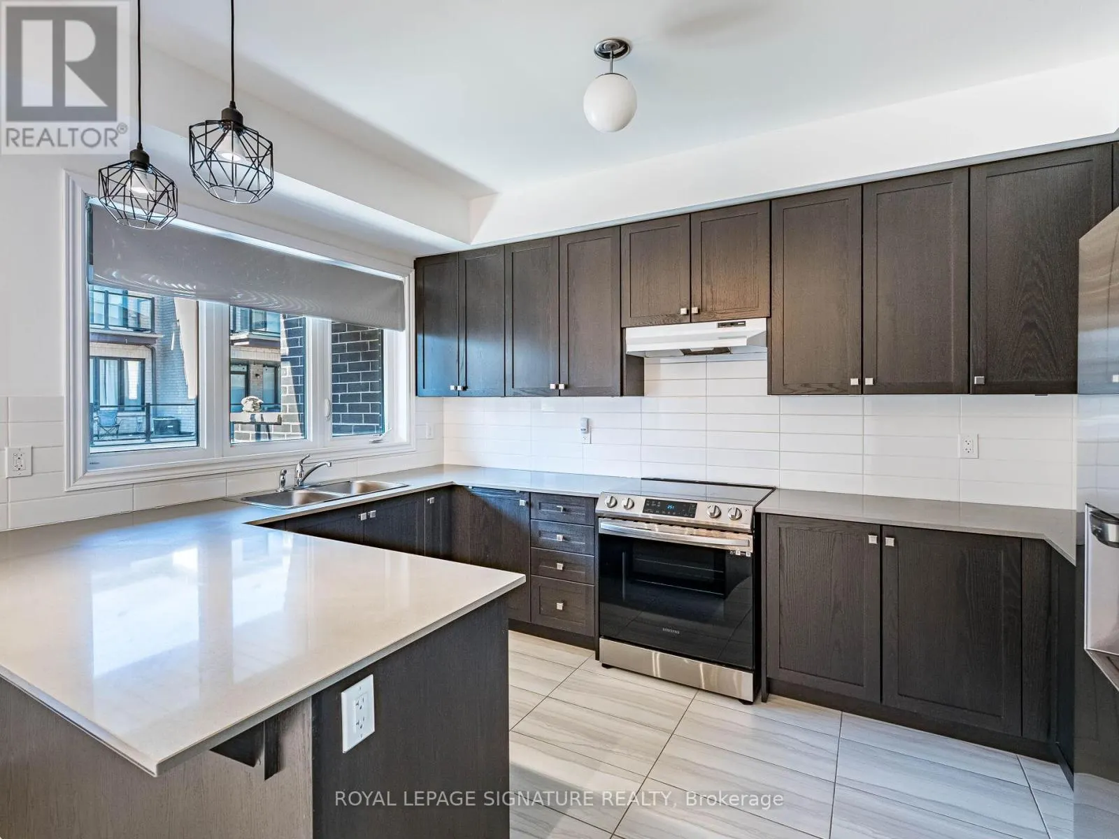 28 DOCKSIDE WAY