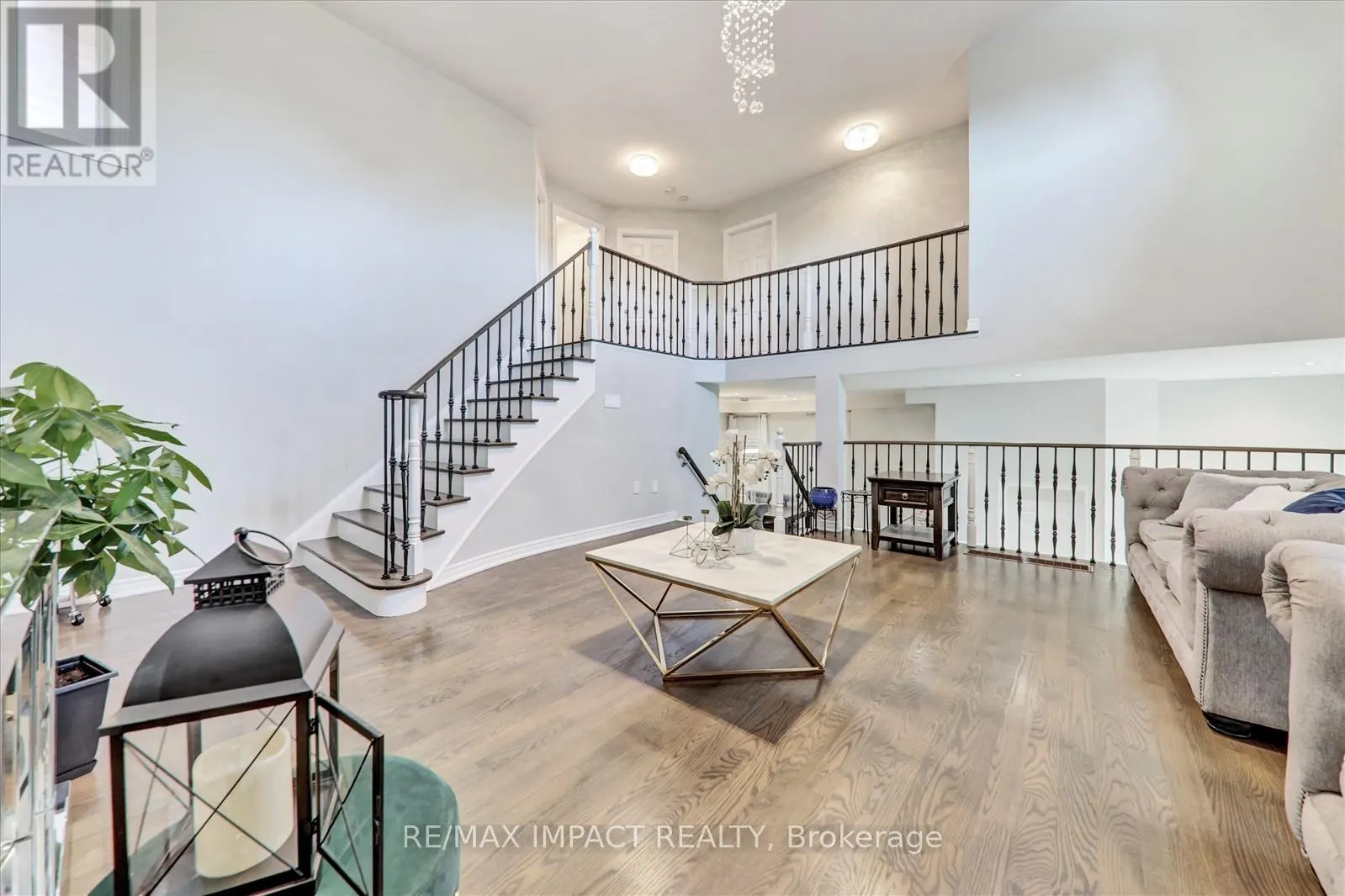 2 WHITBREAD CRESCENT