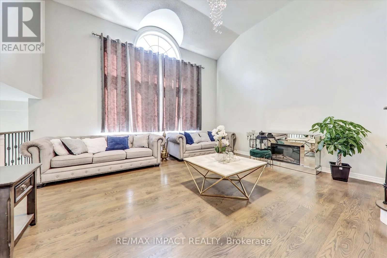 2 WHITBREAD CRESCENT