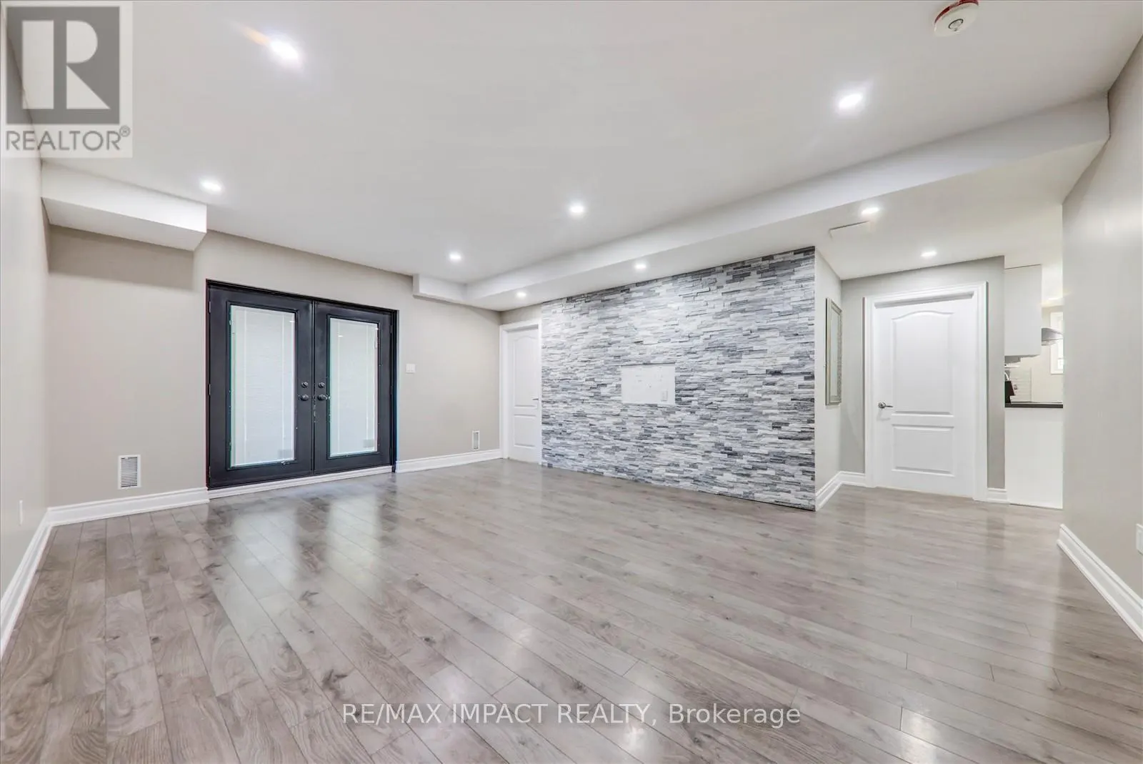 2 WHITBREAD CRESCENT
