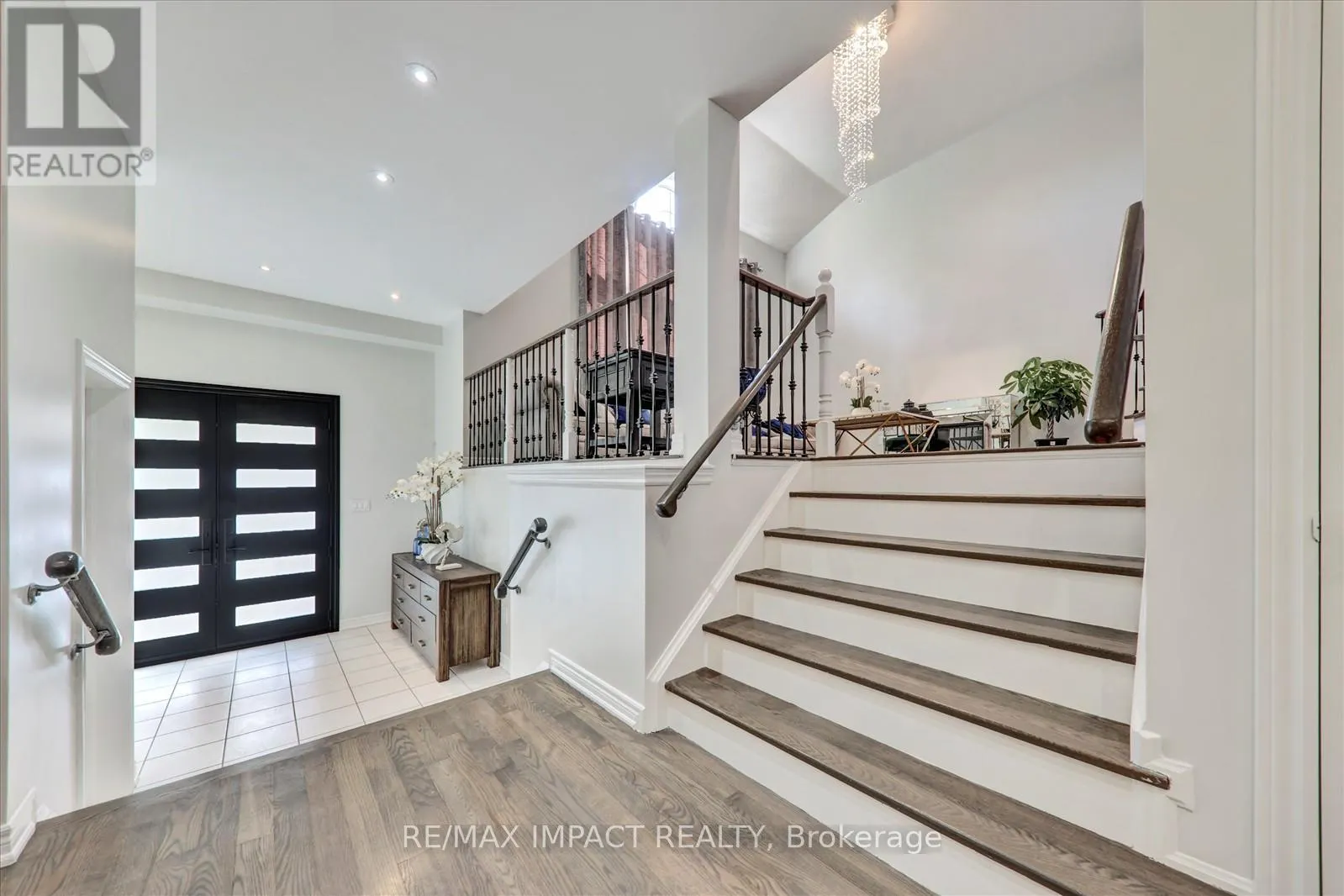 2 WHITBREAD CRESCENT