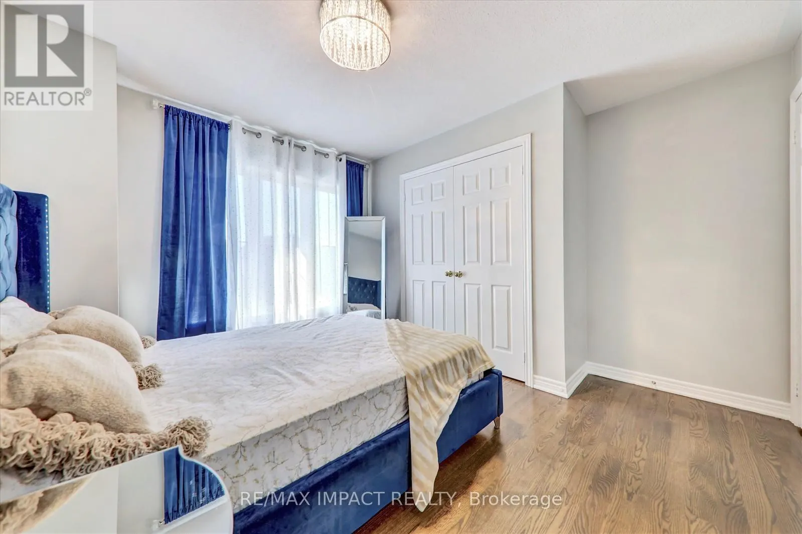 2 WHITBREAD CRESCENT